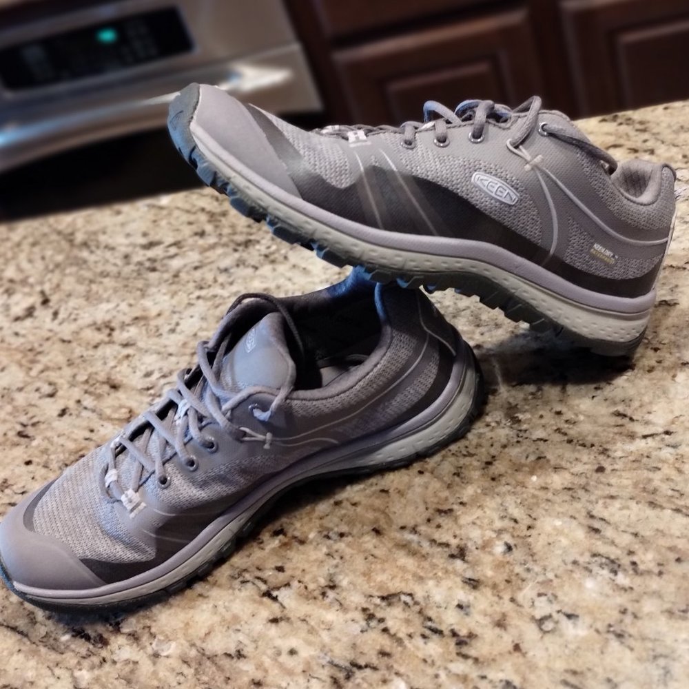 Keens Terradora Waterproof Hiking Shoes  Sz 8.5